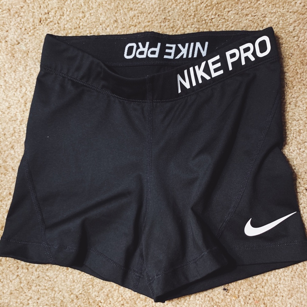 BLACK NIKE PROS